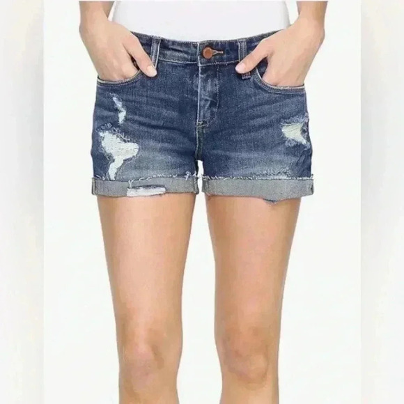 BLANK NYCThe Fulton Roll-Up Shorts (Sz 24)
